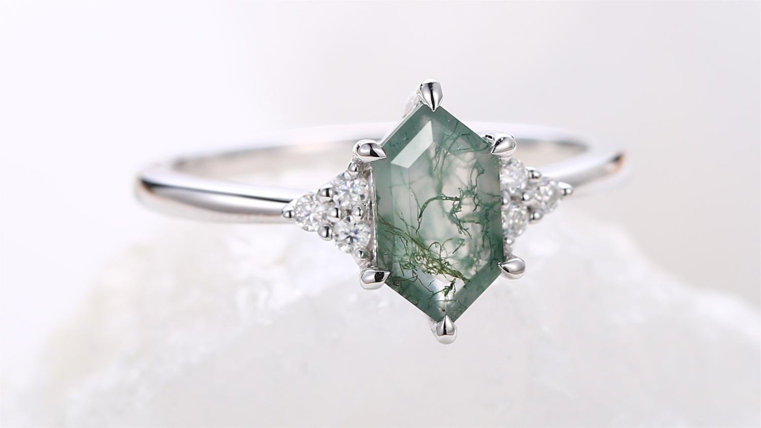 What Factors Need to Be Considered When Buying Moss Agate Engagement Rings?